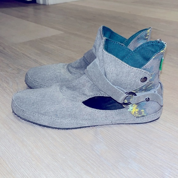 Sanuk canvas Bohemian leather accent ankle straps shoes booties NWOT 8 HTF - Picture 1 of 11